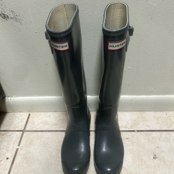 Hunter Tall glossy rain boots gray 7m 8/f - Picture 1 of 6